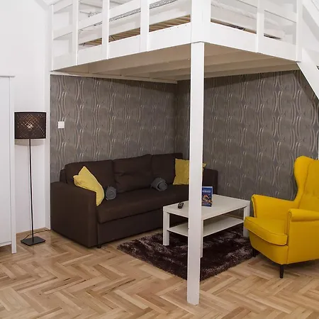 Apartament Lovag *